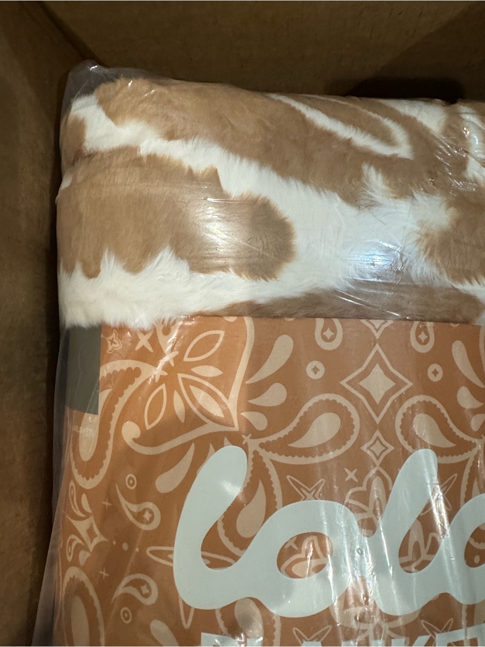 Lola Blankets/Copper Bandana/Faux Fur Throw/Blanket/NWT! NIB! SEALED! NEW LAUNCH - Picture 15 of 16
